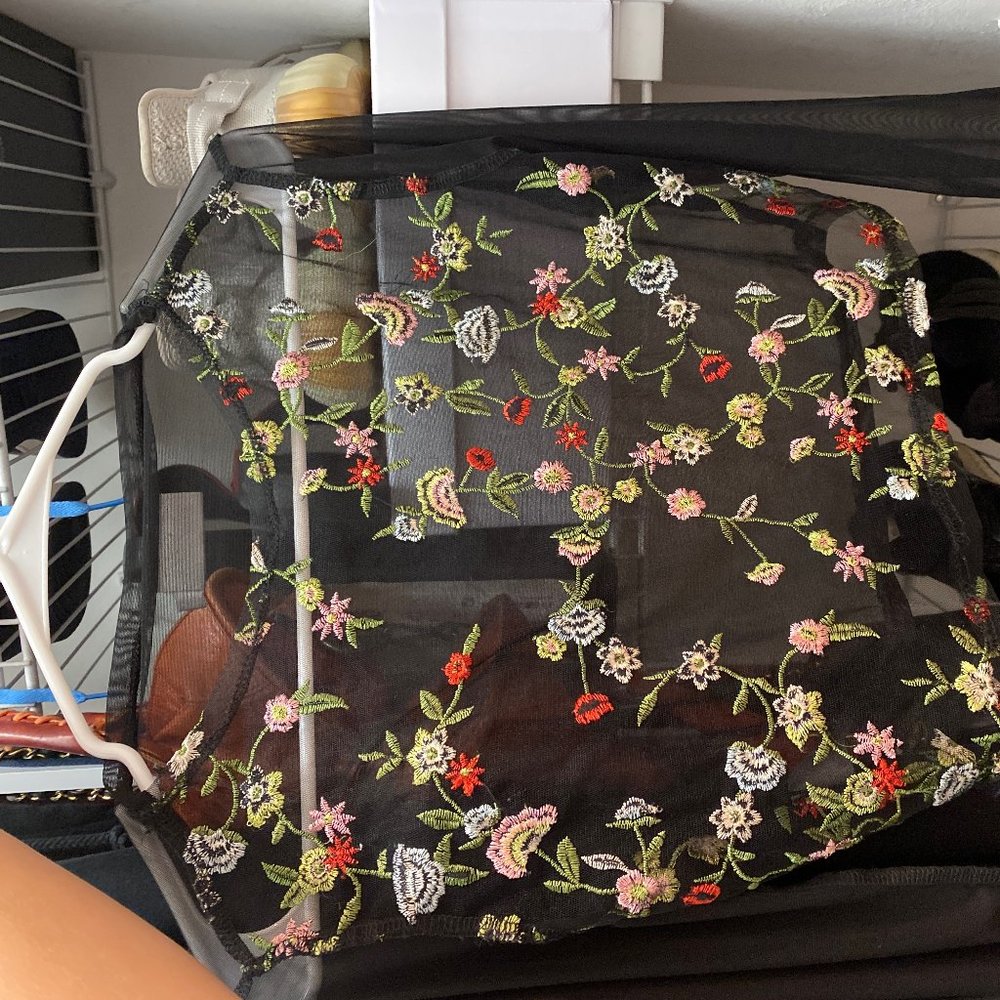 LF mesh black and flower long sleeve crop top